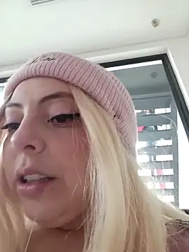 madelaine- online show from 04/17/26, 07:39