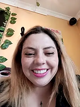 Snapshot of madelaine- chatting on 04/30/26, 08:57 madelaine- online show from 04/30/26, 08:57