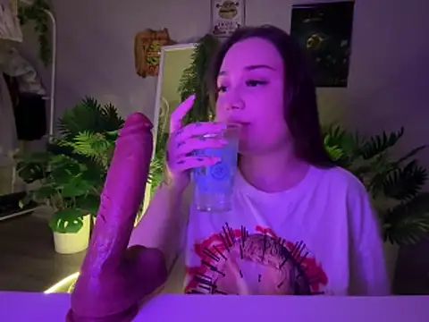 DaisyBooom online show from 12/22/25, 08:17