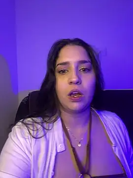 Snapshot of valentina_jonnes1 chatting on 06/28/26, 11:00 valentina jonnes1 online show from 06/28/26, 11:00