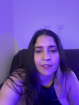 Snapshot of valentina_jonnes1 chatting on 07/05/26, 08:27 valentina jonnes1 online show from 07/05/26, 08:27