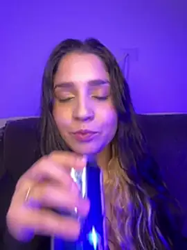 Snapshot of valentina_jonnes1 chatting on 07/11/26, 05:32 valentina jonnes1 online show from 07/11/26, 05:32