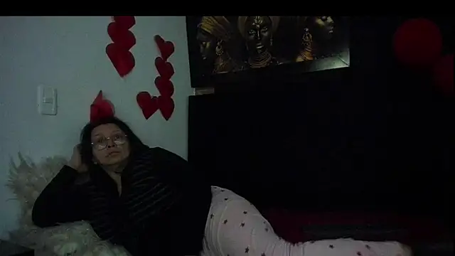 Evaaross 2345 online show from 03/07/25, 01:53