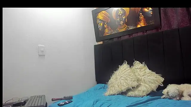 Evaaross 2345 online show from 10/16/25, 02:51