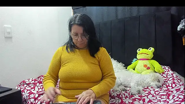 Evaaross 2345 online show from 02/01/26, 02:43