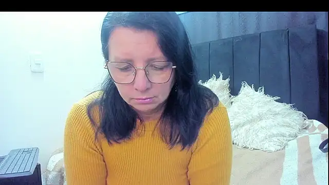 Evaaross 2345 online show from 02/02/26, 12:04