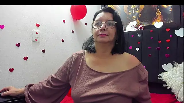 Evaaross 2345 online show from 02/12/26, 12:22