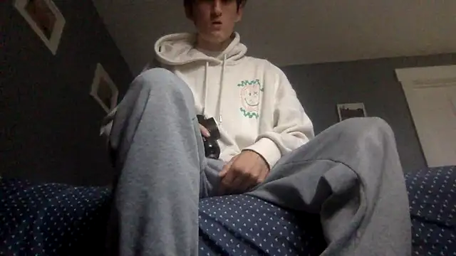 Snapshot of KittingGrappler chatting on 11/11/25, 05:35 KittingGrappler online show from 11/11/25, 05:35