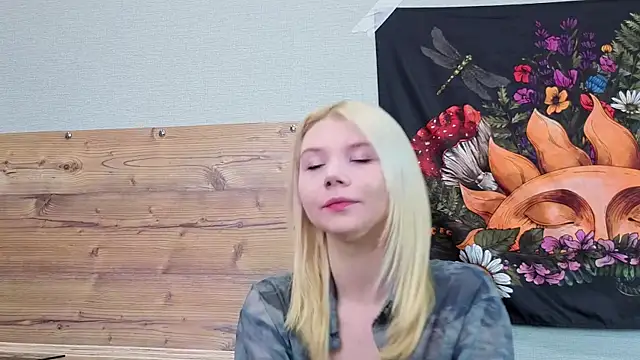 DaisyElmers online show from 10/04/25, 03:48