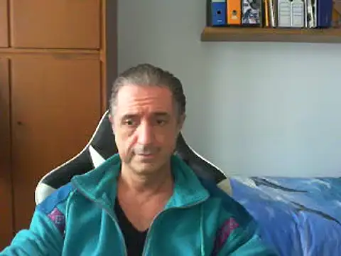 lliuk70mi online show from 12/14/24, 01:59