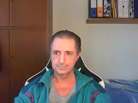 lliuk70mi online show from 12/22/24, 01:44