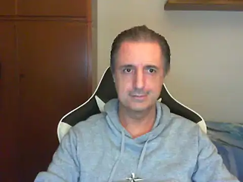 lliuk70mi online show from 02/12/25, 06:19