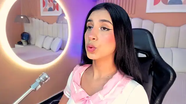 zia cooper online show from 10/16/25, 07:15