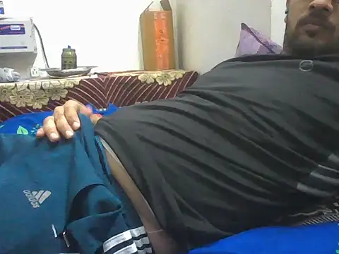 Snapshot of Desiboy_525 chatting on 11/01/25, 09:06 Desiboy 525 online show from 11/01/25, 09:06