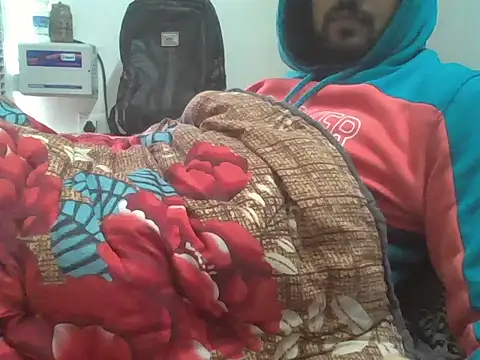 Snapshot of Desiboy_525 chatting on 01/18/26, 09:35 Desiboy 525 online show from 01/18/26, 09:35