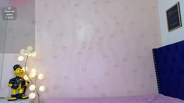 Snapshot of littleebonymommy chatting on 06/23/26, 07:12 littleebonymommy online show from 06/23/26, 07:12