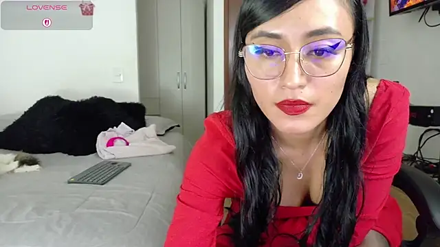 SophieBaker   online show from 04/14/26, 02:06