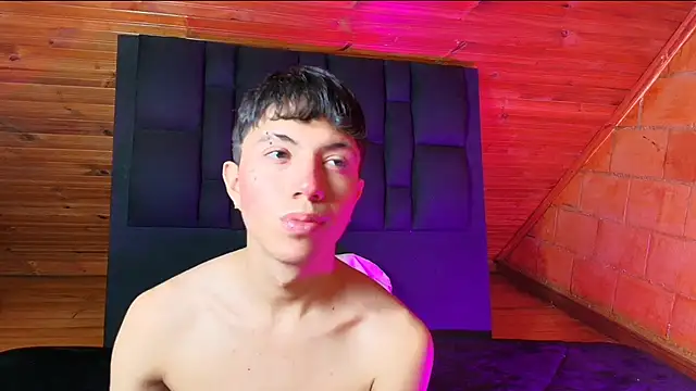 Justyn Ross online show from 10/13/25, 04:29