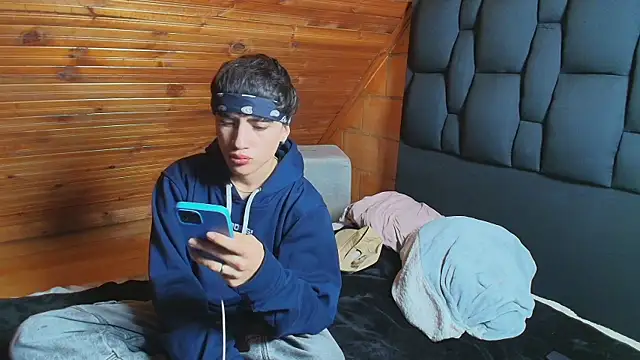 Justyn Ross online show from 11/08/25, 01:50