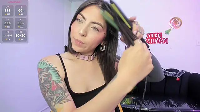 Snapshot of Sweeet_baby chatting on 12/19/24, 06:23 Sweeet baby online show from 12/19/24, 06:23