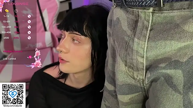 Snapshot of Vailyreb_ chatting on 11/15/25, 01:51 Vailyreb online show from 11/15/25, 01:51