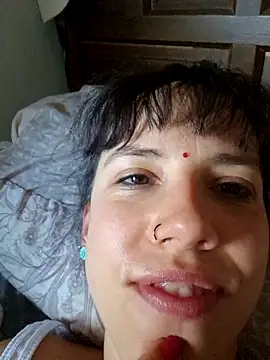 Lyrass online show from 12/17/25, 09:15