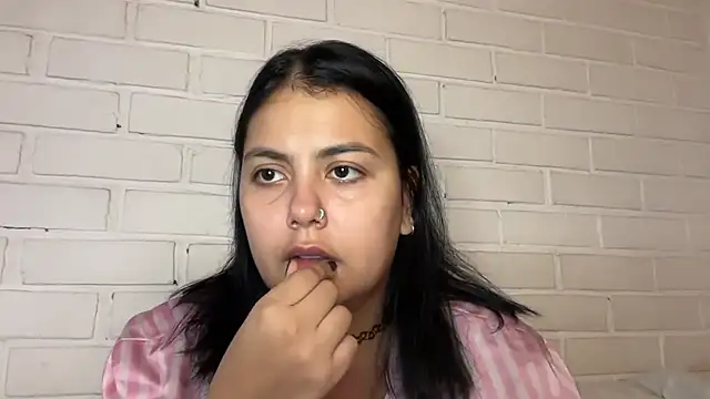 Snapshot of LisaTuspia chatting on 10/28/25, 07:45 LisaTuspia online show from 10/28/25, 07:45