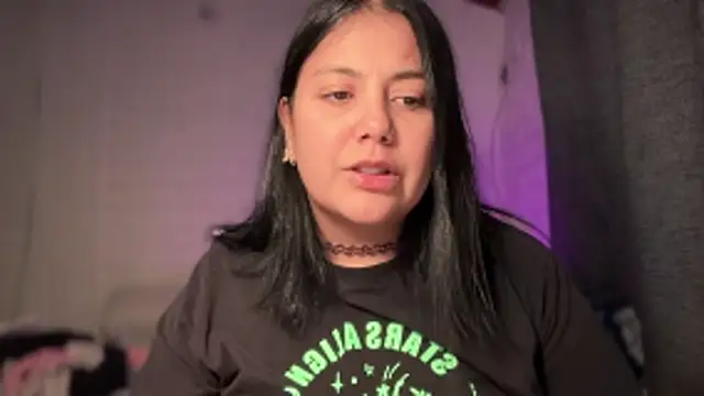 Snapshot of LisaTuspia chatting on 10/30/25, 02:24 LisaTuspia online show from 10/30/25, 02:24