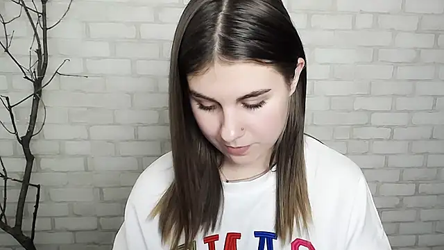 Snapshot of Sweet_Doll_Luna chatting on 12/10/24, 01:00 Sweet Doll Luna online show from 12/10/24, 01:00