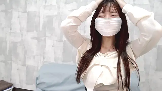 LOVE MOMO LOVE online show from 09/21/25, 12:18