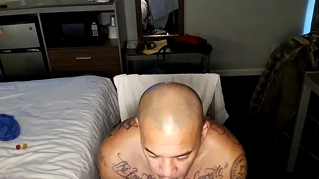 EatMyCake831 online show from 02/12/25, 03:38