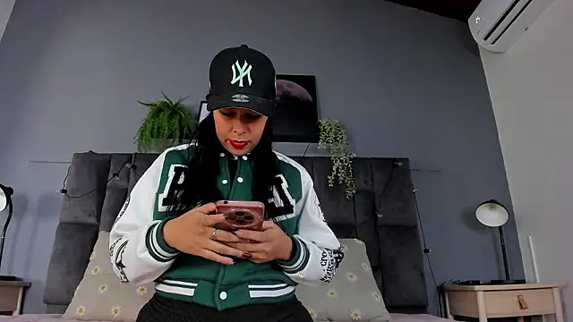 DulceAurora   online show from 02/10/26, 02:26