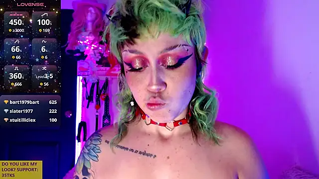 Snapshot of rosse_ivy chatting on 12/05/24, 06:44 rosse ivy online show from 12/05/24, 06:44