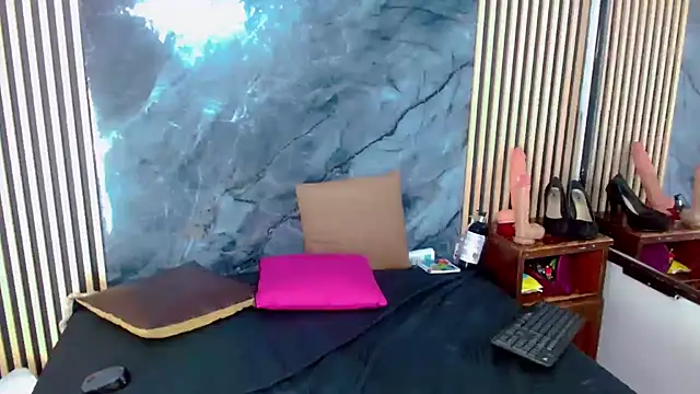 Isalombardi online show from 03/10/25, 03:34