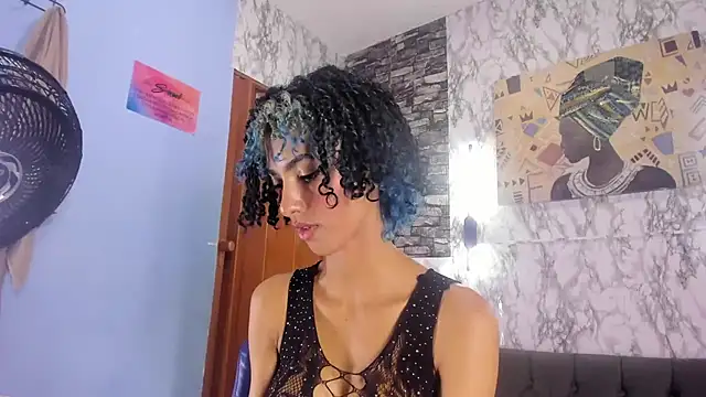 Snapshot of Queen_Cuarxxo chatting on 02/01/25, 03:08 Queen Cuarxxo online show from 02/01/25, 03:08