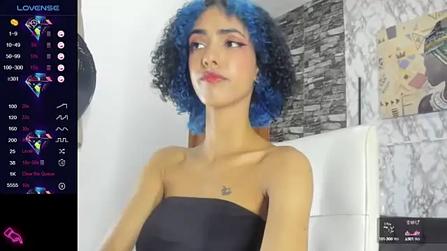 Snapshot of Queen_Cuarxxo chatting on 03/07/25, 03:08 Queen Cuarxxo online show from 03/07/25, 03:08