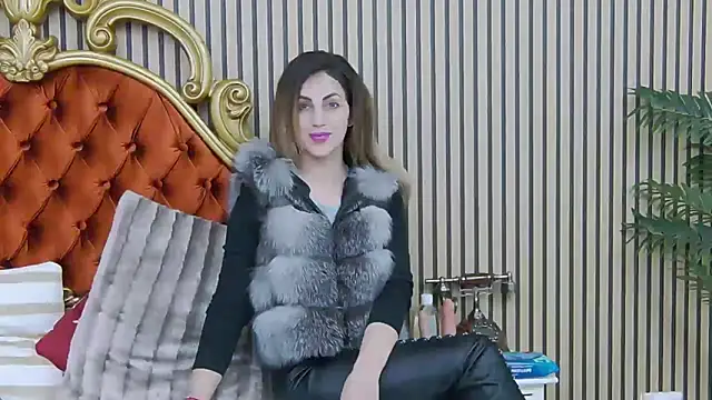 EmaSkyes online show from 03/08/25, 10:32