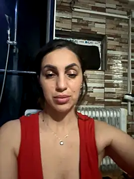 EmaSkyes online show from 12/04/25, 07:22