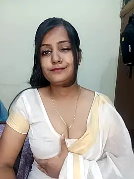 Snapshot of Miss-Riyasingh chatting on 07/05/26, 05:42 Miss-Riyasingh online show from 07/05/26, 05:42
