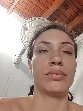 Snapshot of aurelialux chatting on 02/18/25, 01:10 aurelialux online show from 02/18/25, 01:10