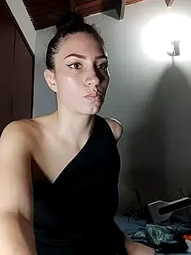 Snapshot of aurelialux chatting on 02/19/25, 11:57 aurelialux online show from 02/19/25, 11:57