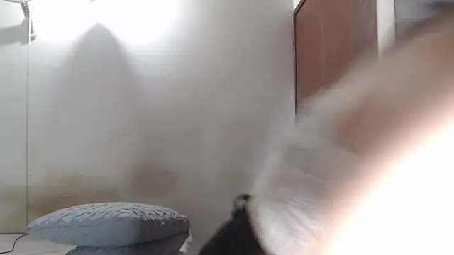 Snapshot of aurelialux chatting on 03/06/25, 09:31 aurelialux online show from 03/06/25, 09:31