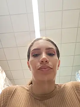 Snapshot of aurelialux chatting on 09/11/25, 09:59 aurelialux online show from 09/11/25, 09:59