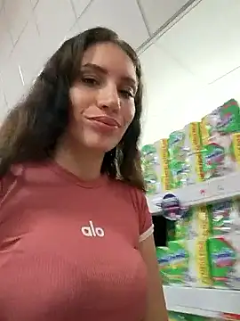 Snapshot of aurelialux chatting on 09/18/25, 10:23 aurelialux online show from 09/18/25, 10:23