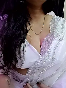 Snapshot of kaamuk_shweta chatting on 01/18/26, 05:50 kaamuk shweta online show from 01/18/26, 05:50