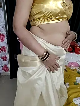 Snapshot of kaamuk_shweta chatting on 02/10/26, 08:02 kaamuk shweta online show from 02/10/26, 08:02