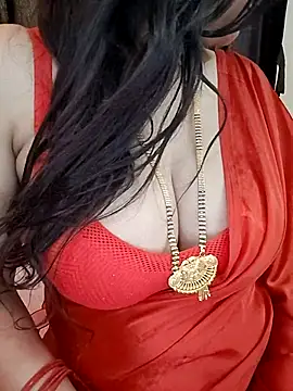 Snapshot of kaamuk_shweta chatting on 02/14/26, 06:32 kaamuk shweta online show from 02/14/26, 06:32