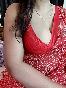 Snapshot of kaamuk_shweta chatting on 04/27/26, 08:34 kaamuk shweta online show from 04/27/26, 08:34