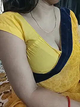 Snapshot of kaamuk_shweta chatting on 05/07/26, 04:51 kaamuk shweta online show from 05/07/26, 04:51
