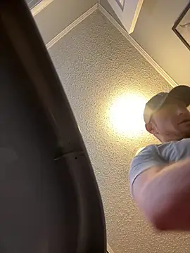 Snapshot of bigred0808 chatting on 02/24/26, 01:20 bigred0808 online show from 02/24/26, 01:20